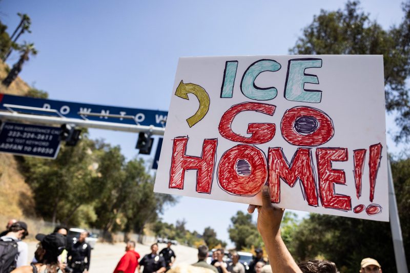 Scenes from feds attempting to get into Dodger Stadium parking lot
