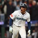 Mariners walk off Tigers in 15-inning marathon, reach ALCS